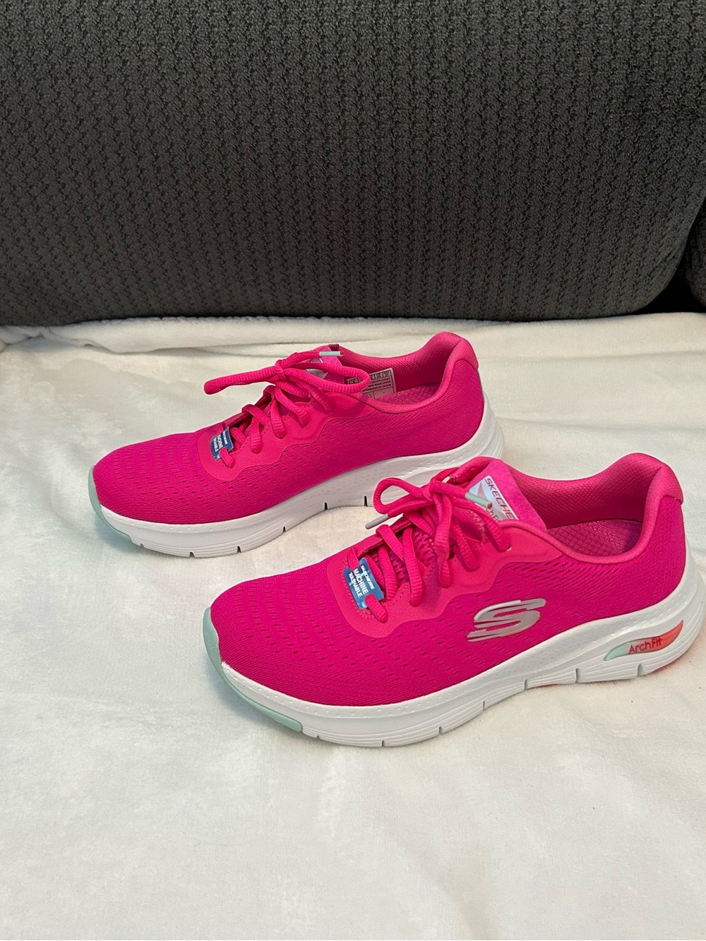 Skechers Women's Bright Pink Arch Fit Athletic Walking Shoes